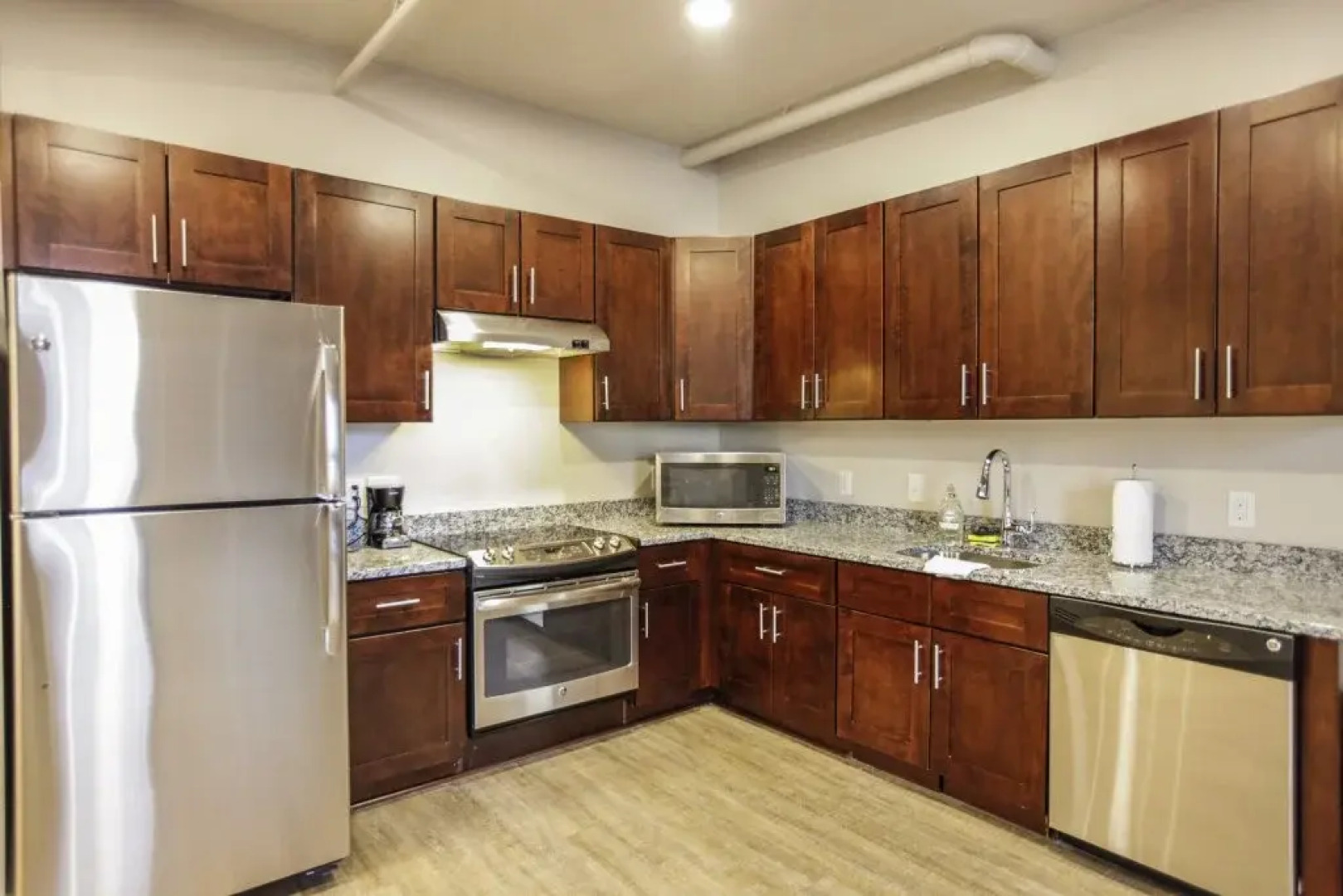 Broadway by Nashville Vacations