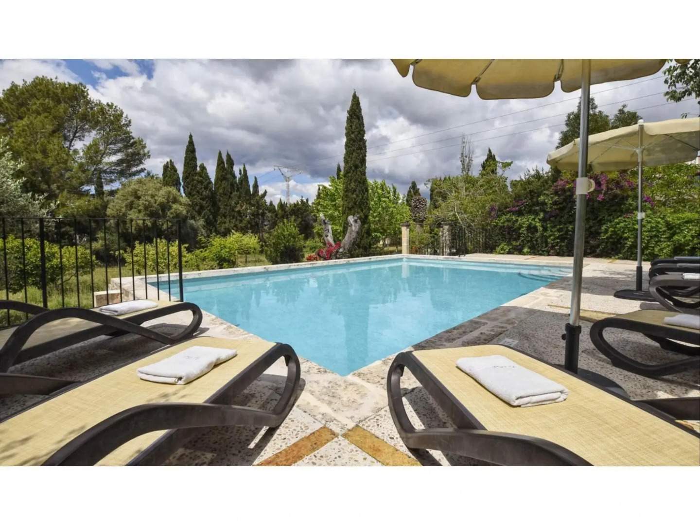 Vintage Holiday Home with Private Pool in Buger