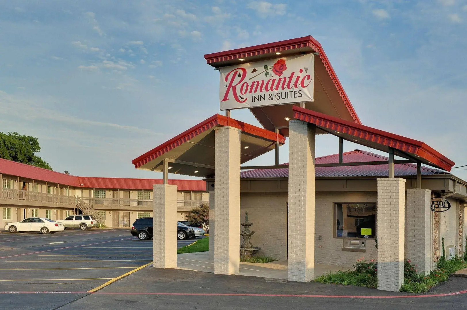 Romantic Inn & Suites