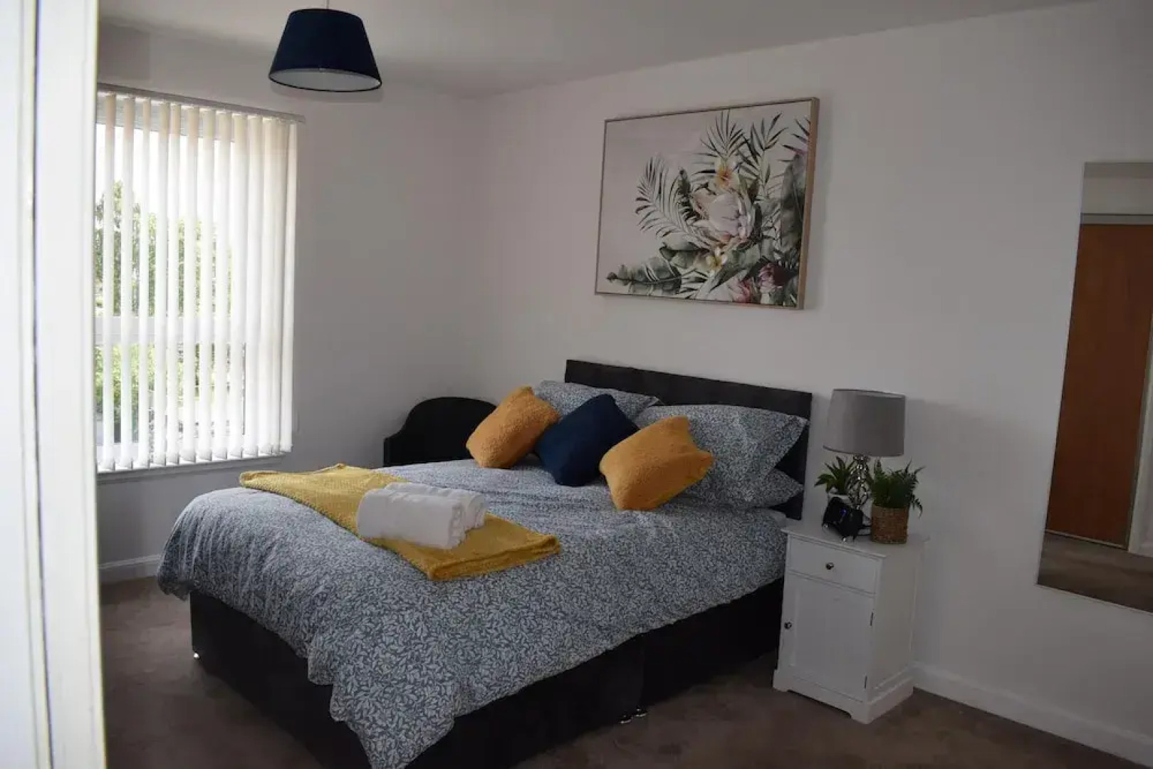 The Paisley Penthouse - Stunning View of the Abbey