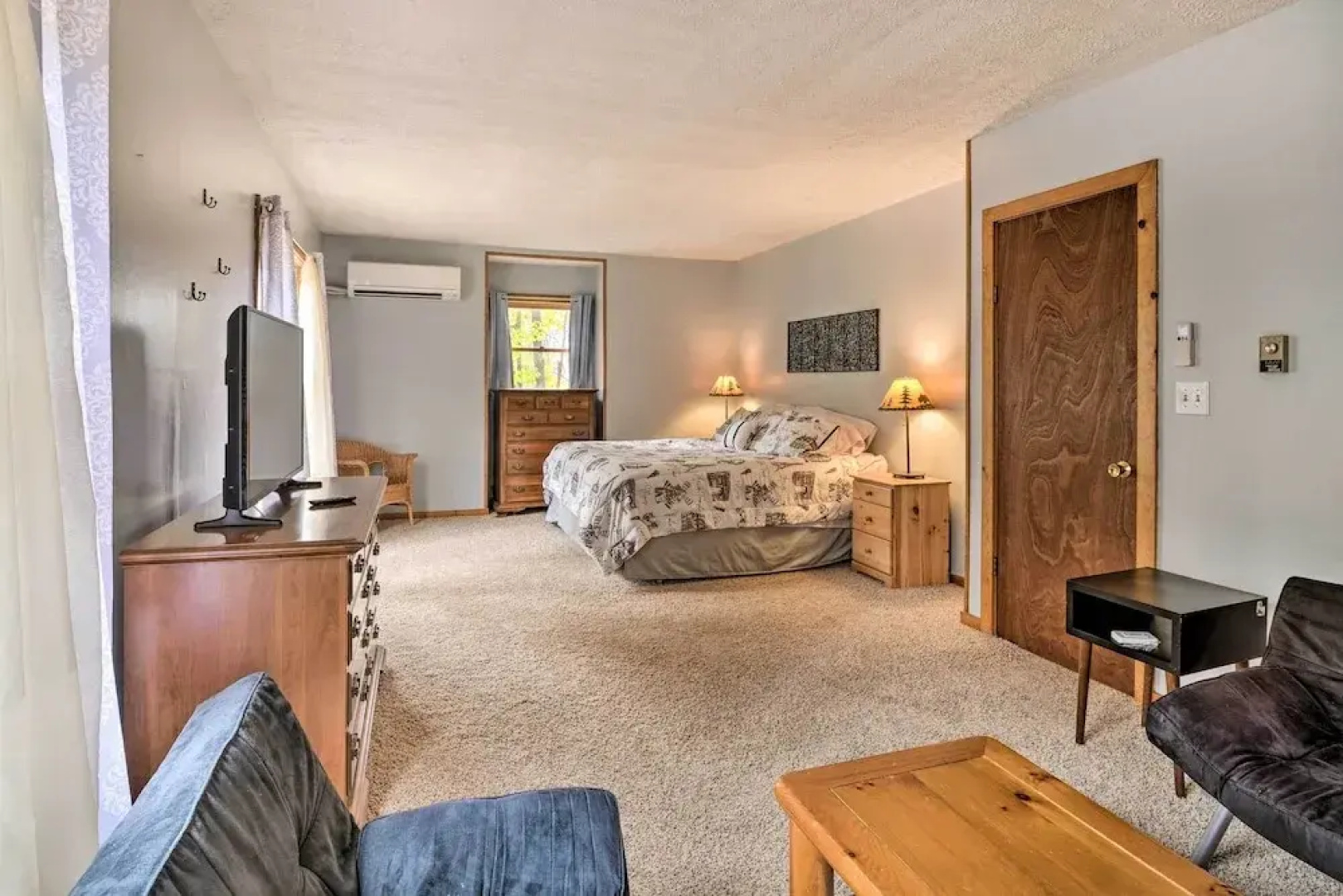 Cozy Alpine Lake Cabin w/ Pool & Lake Access!