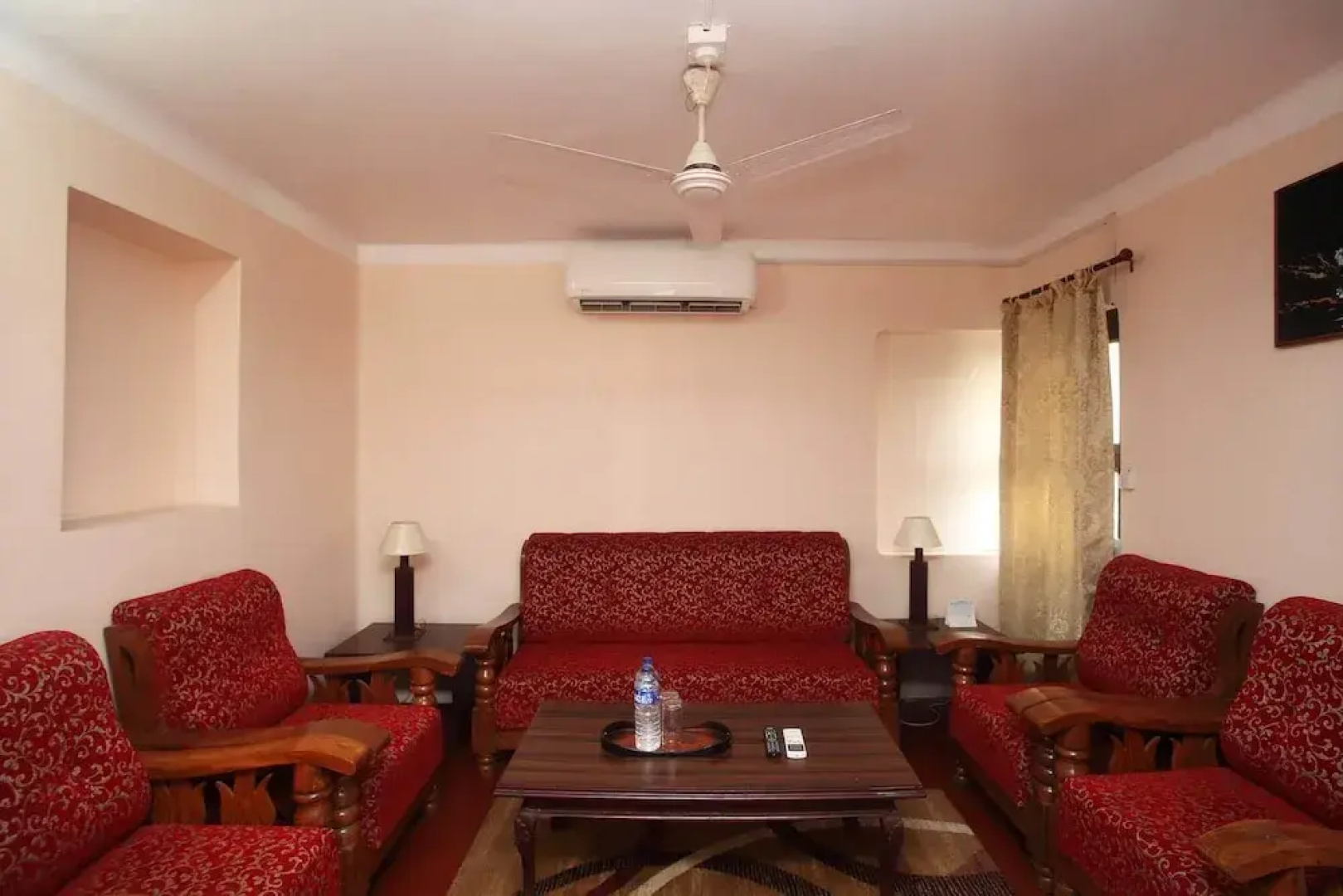 Capital O 699 Hotel Sneha