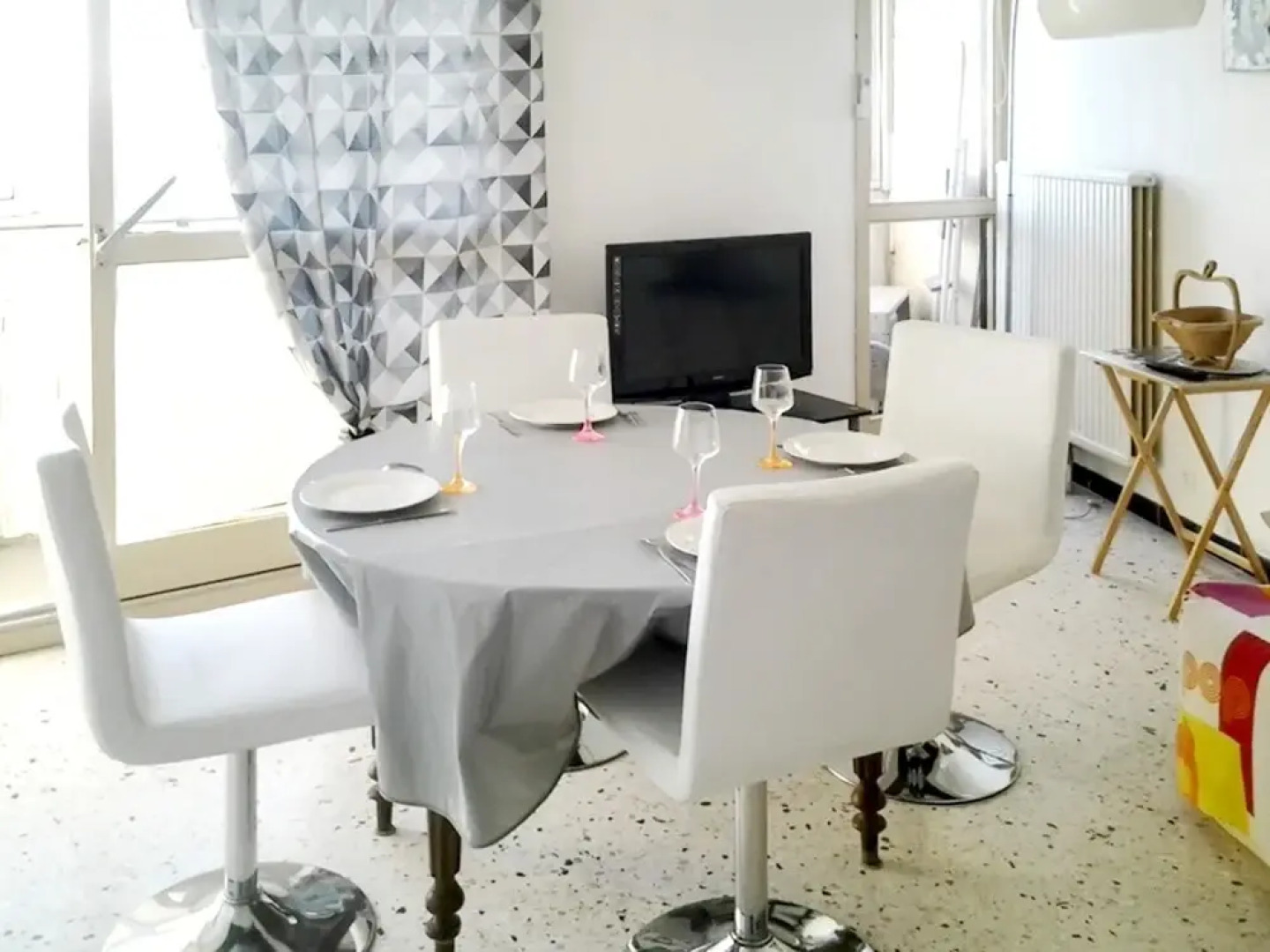 Apartment With one Bedroom in Balaruc-les-bains, With Wonderful Lake V