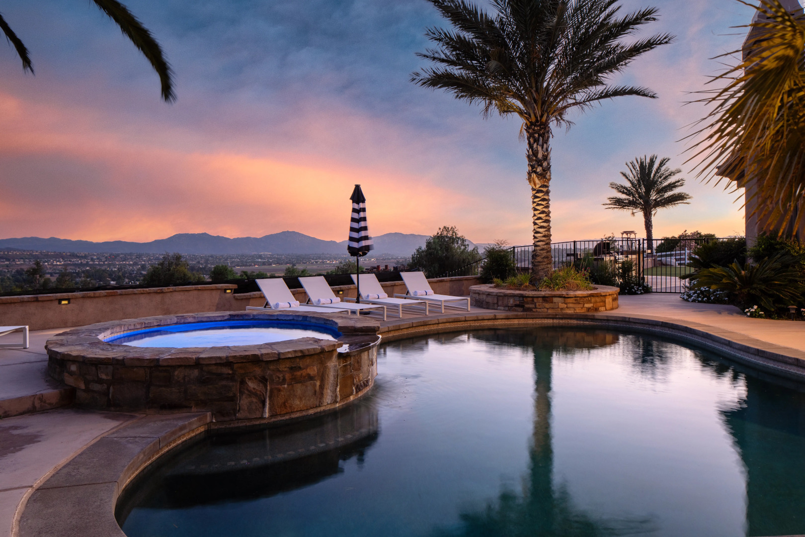 Sangiovese By Avantstay Spectacular Estate w/ Pool, Hot Tub & Putting Green