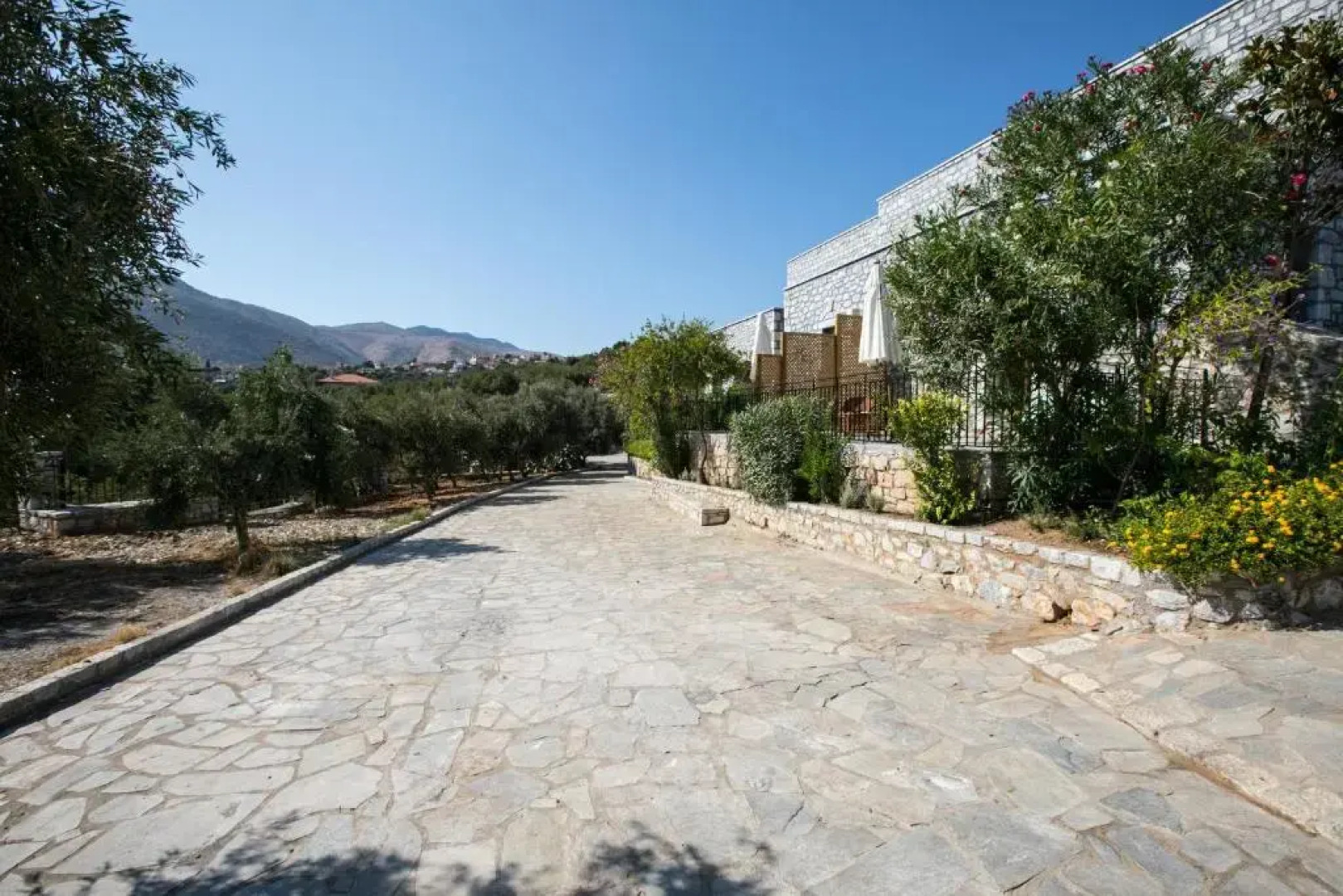 Skourari Bungalows Galini room