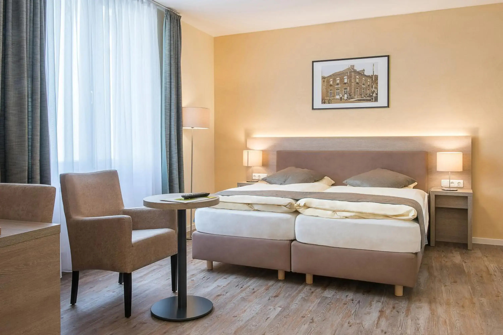 Hotel-Restaurant Dimmer