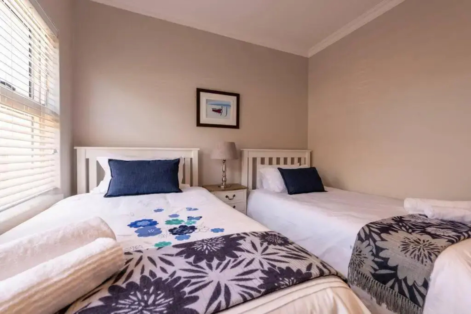 Sedgefield - Quick WALK to Beach. REDUCED Winter Rates - Sleeps 6 Guests