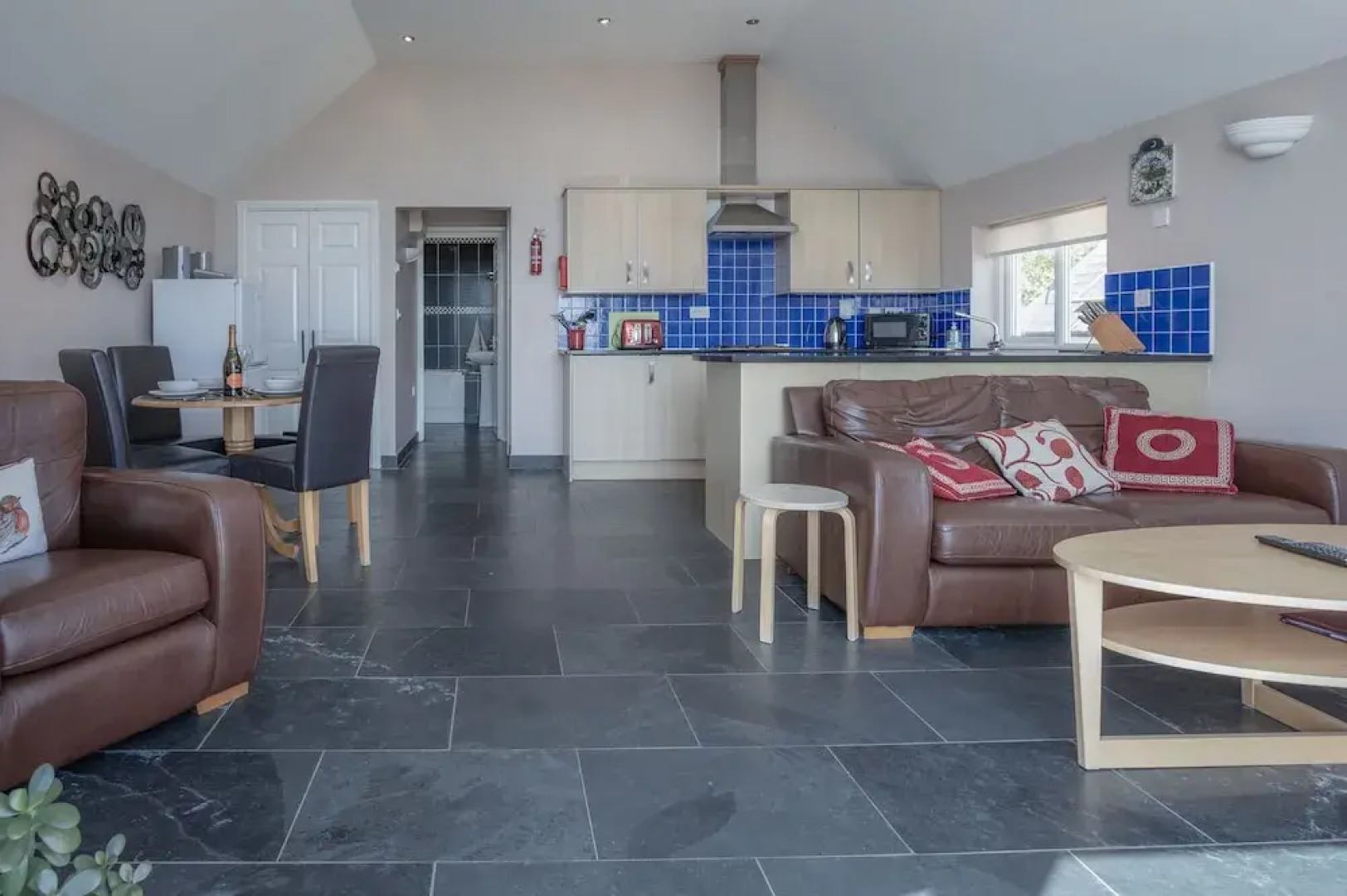 Manor View - 1 Bedroom Apartment - Pendine