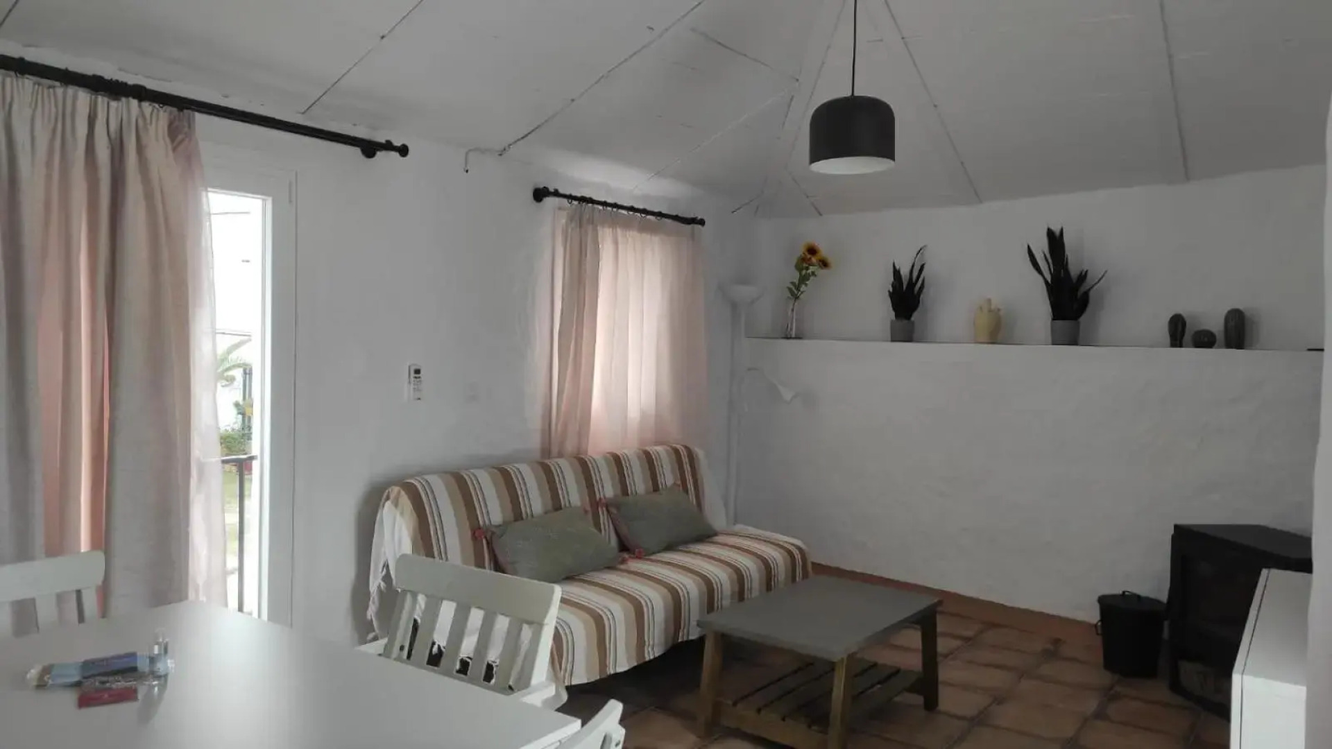 EL BÚCARO. Las Puertitas Rojas