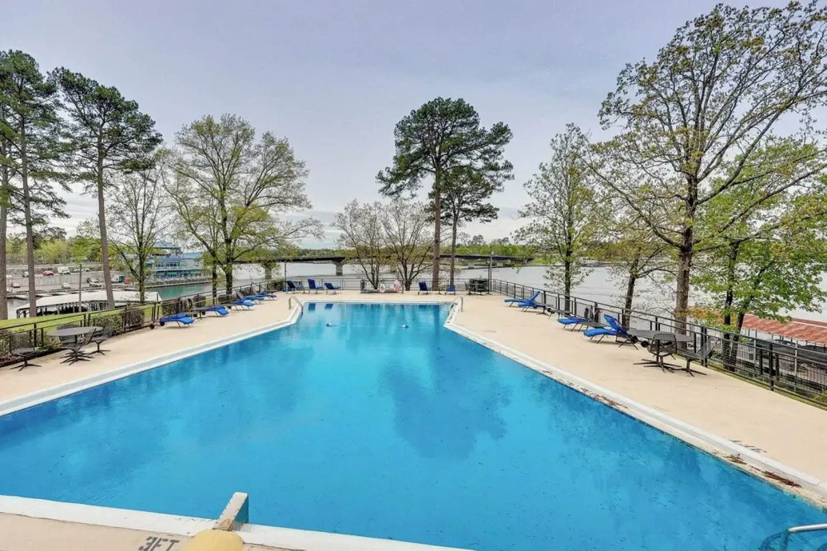 Rorys Roost Hot Springs Condo on Lake Hamilton!