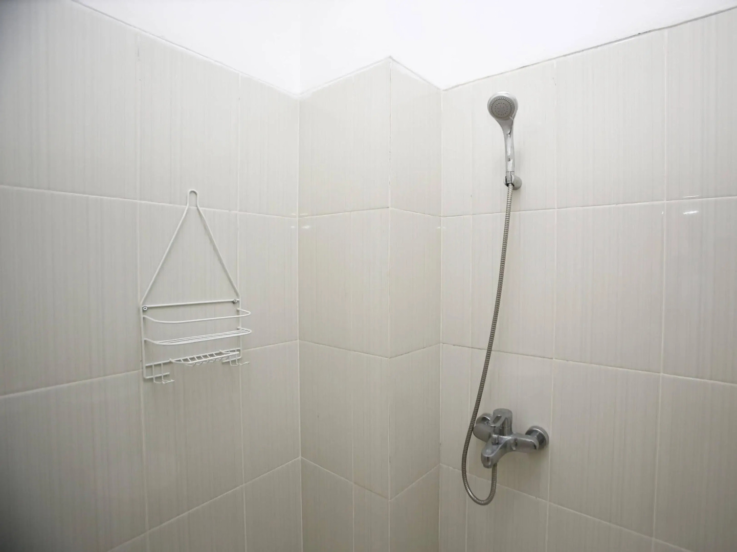 RedDoorz @ Jatiwaringin