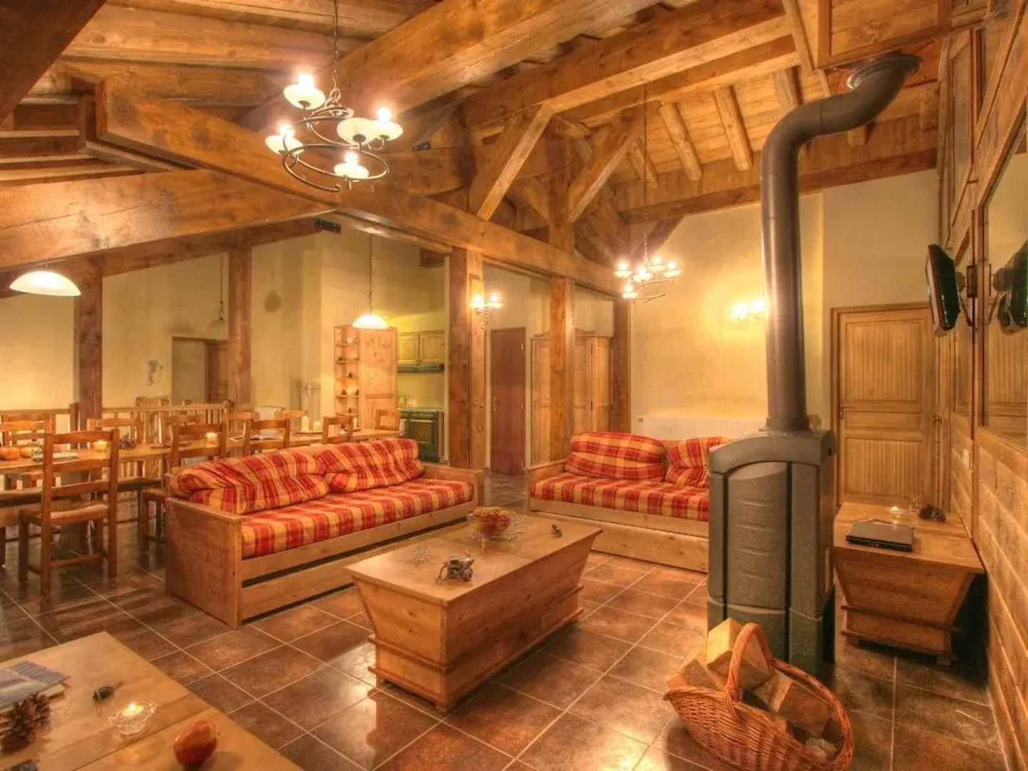 Spacious Apartment in French-italian ski Resort San Bernardo