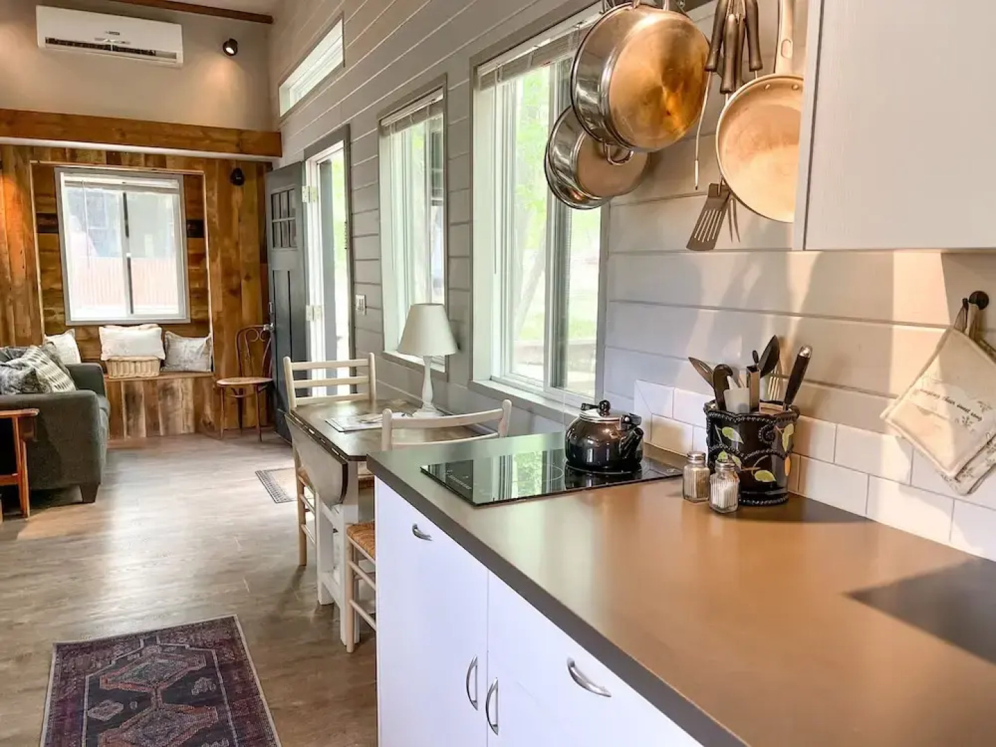 Cedar Creek Lodging & RV Park