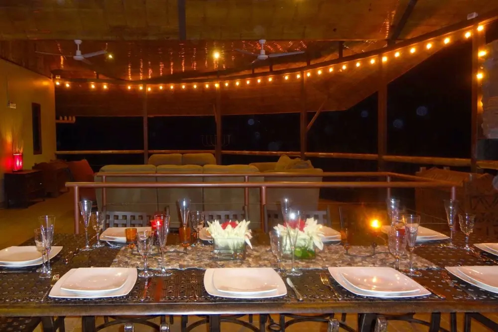 Manoas Luxury Camping and Villa Rentals