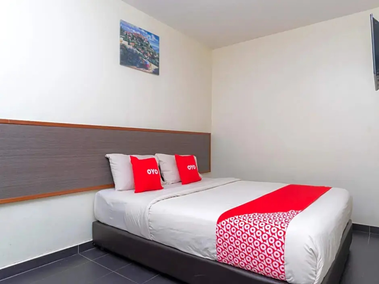 OYO 44095 Bluewater Hotel (2)