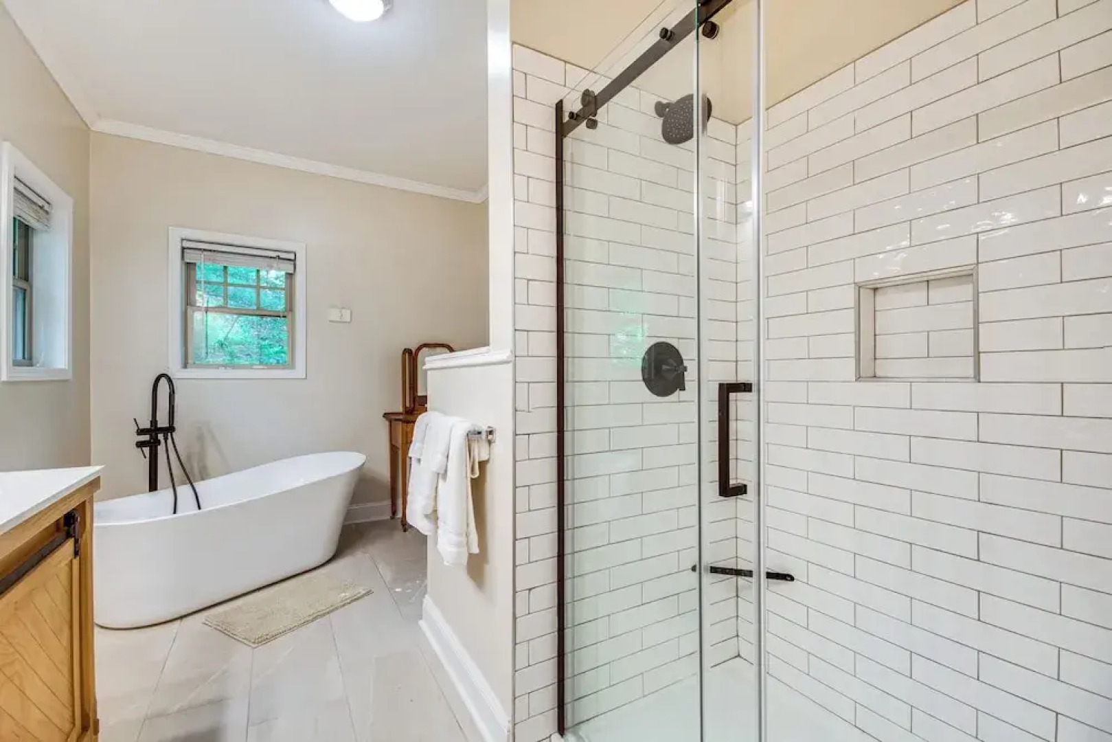 Sandy Beach, Fun Games & Barn: Lake Lure Gem!