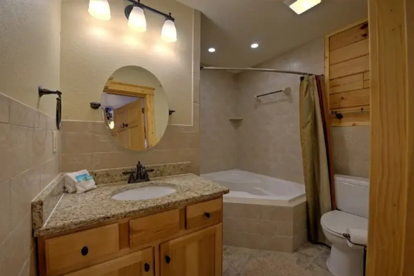 Black Bear Lodge at Scenic Wolf Resort - 3 Br Cabin