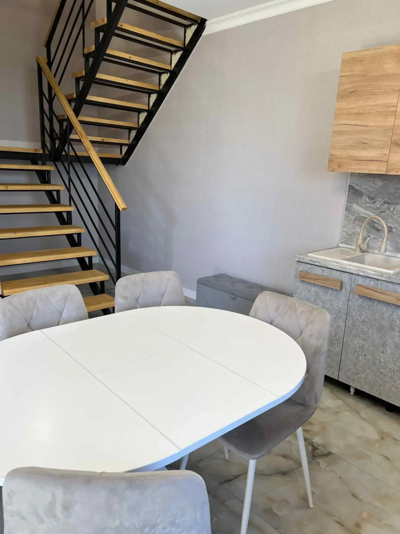 Современный двухэтажный коттедж у моря в пригороде Избербаша