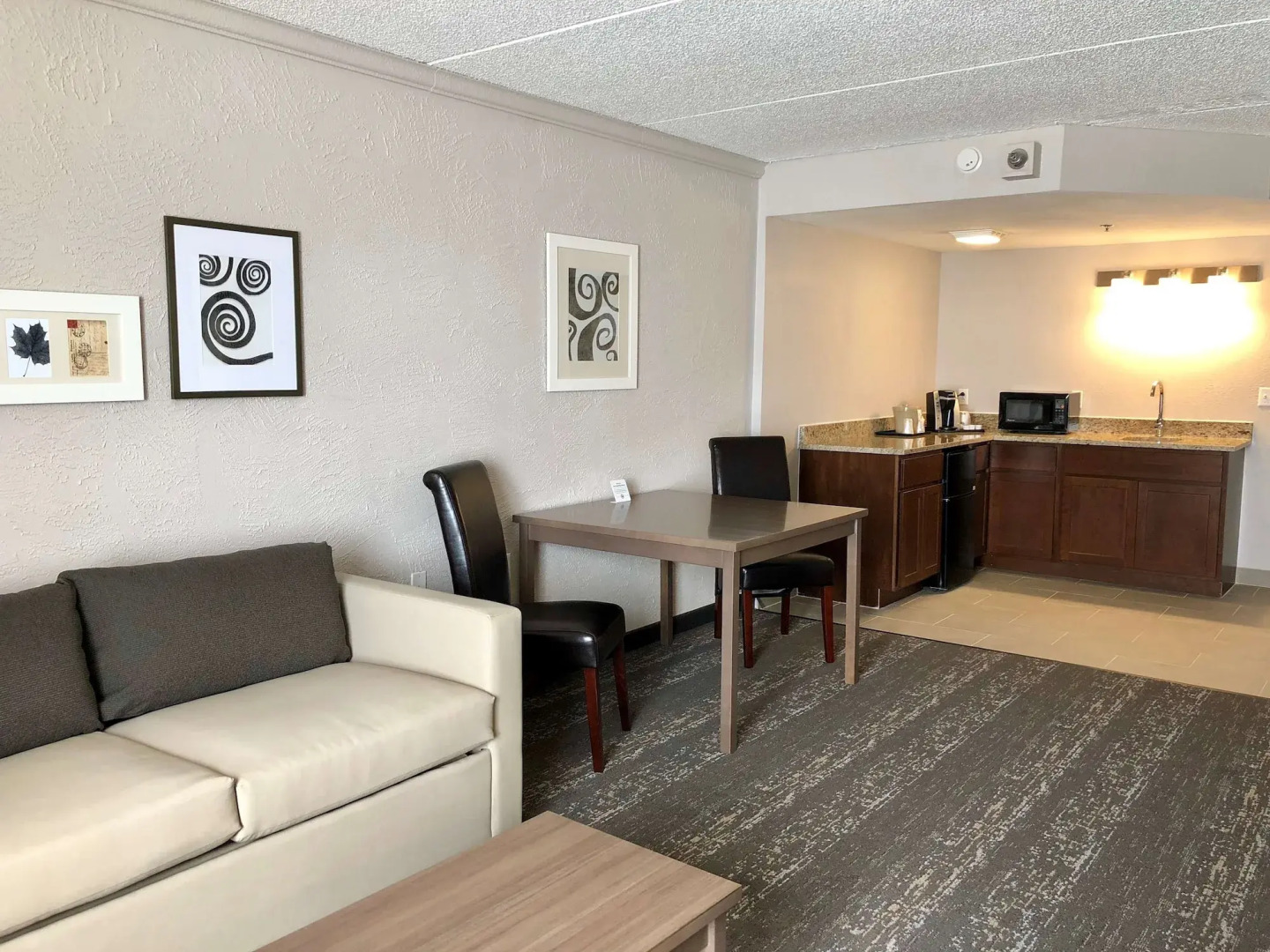 Country Inn & Suites by Radisson, Mt. Pleasant-Racine West, WI