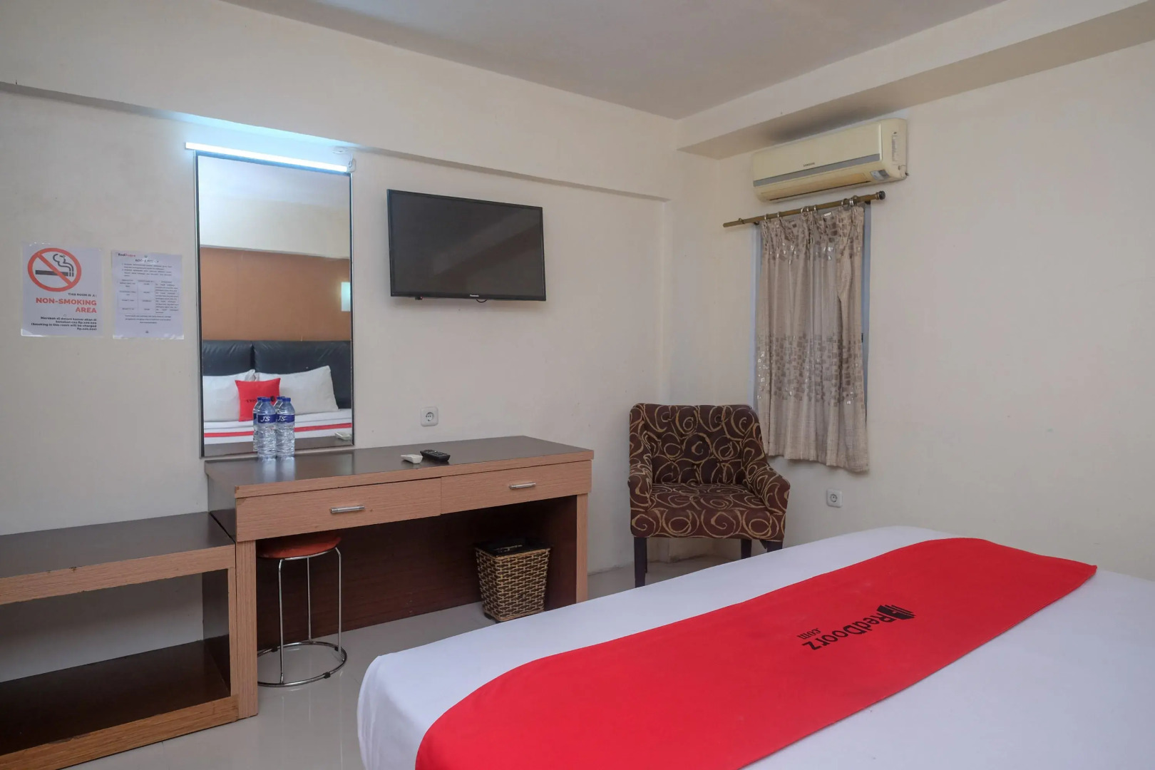 RedDoorz Plus @ Grand Populer Hotel