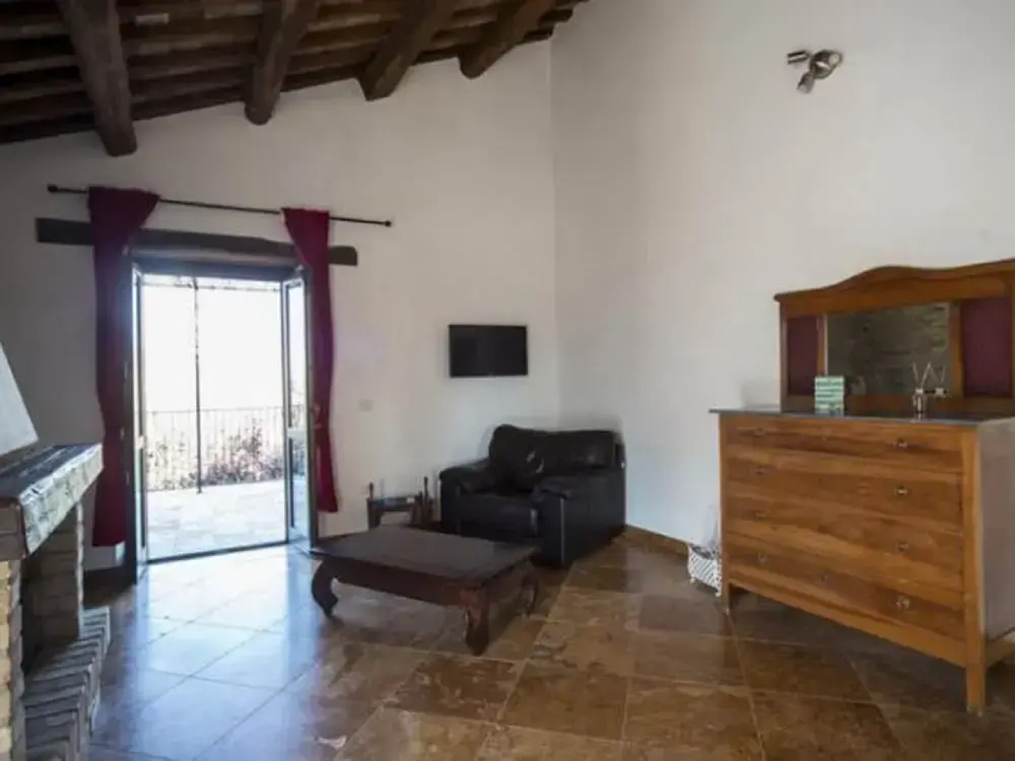 Apartment in Ascoli Piceno With Pool & Beaches