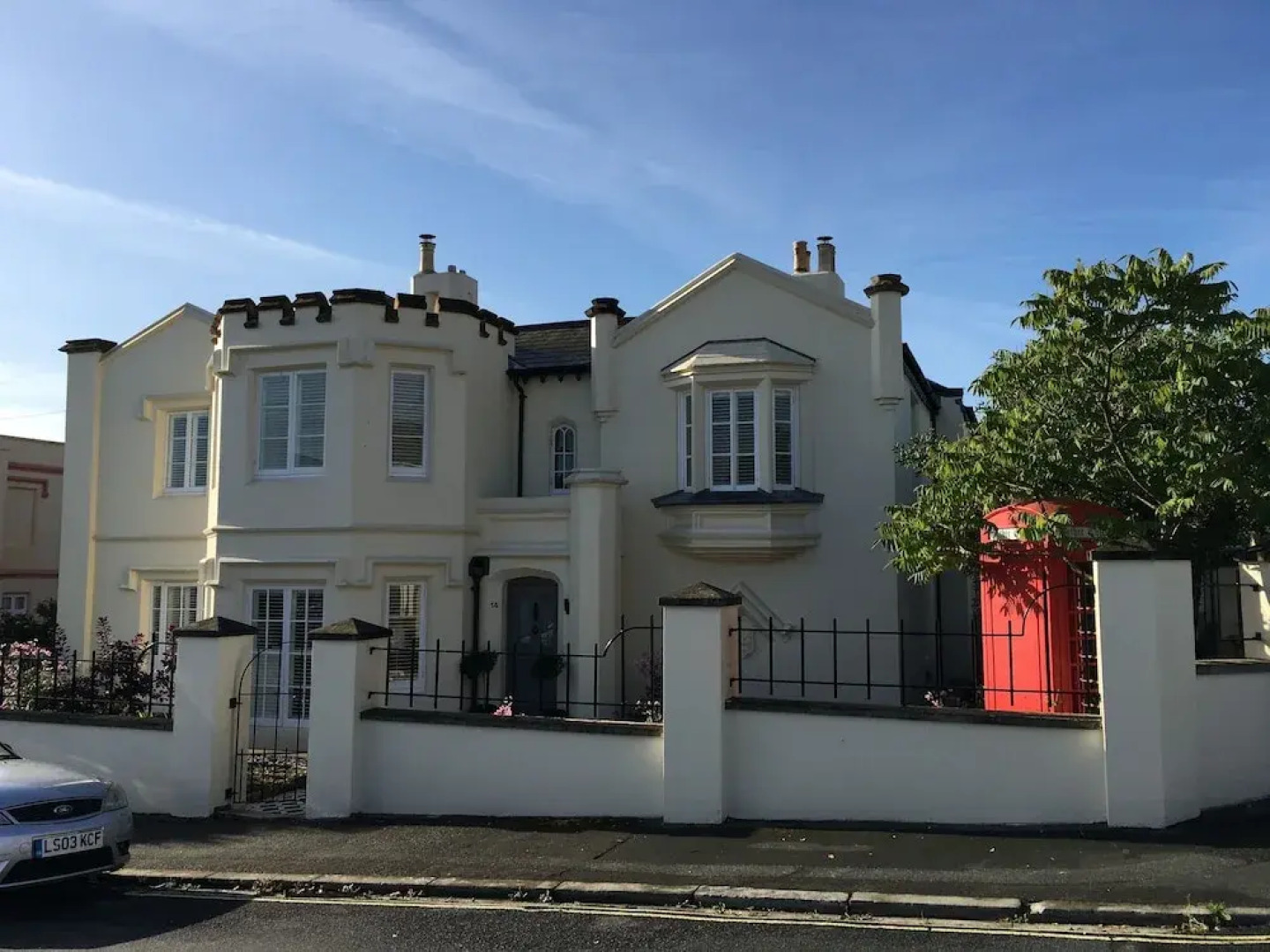 Gothic Cottage - Ryde