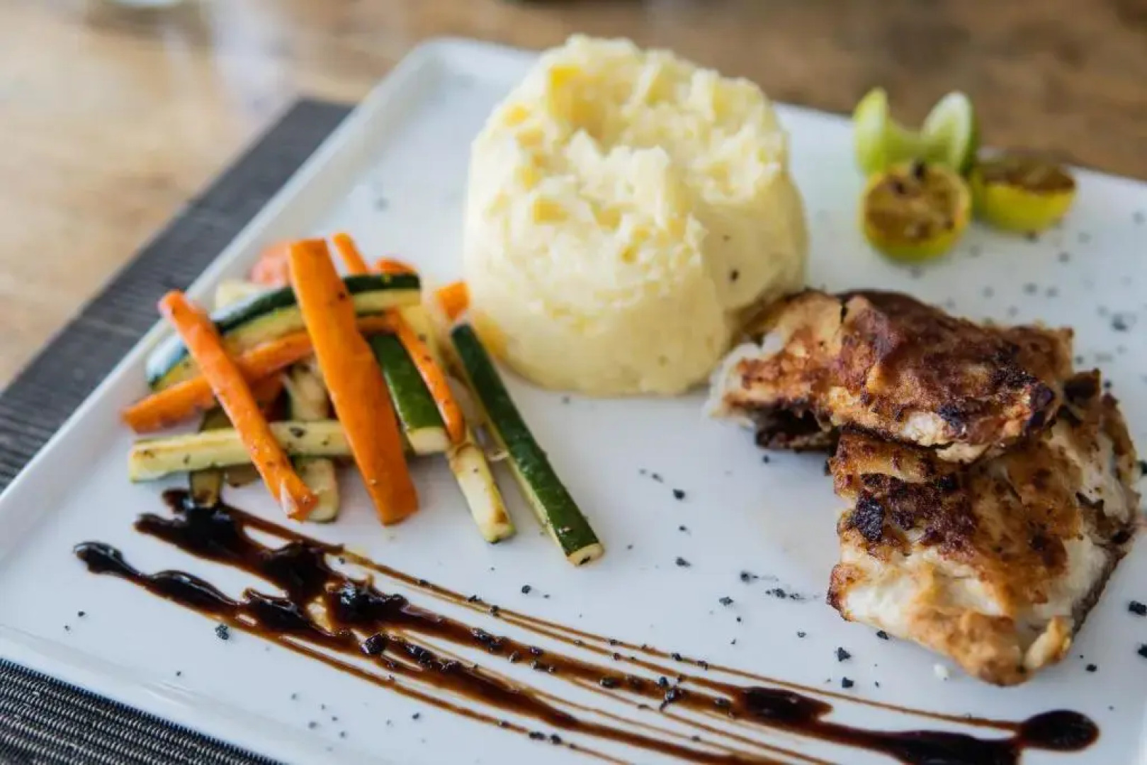 Kima Serviced Beach House & Suites