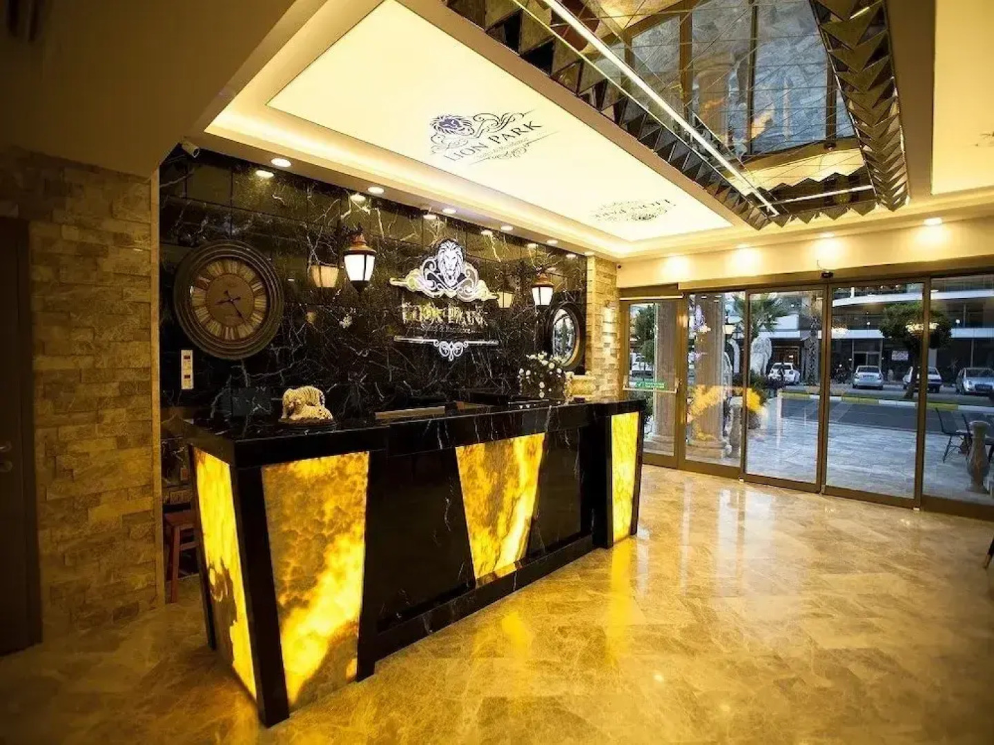 Lion Park Suits & Residence