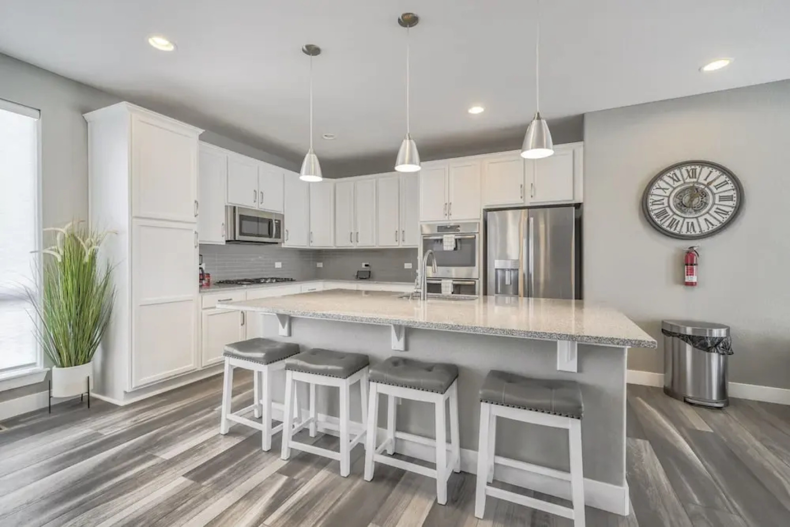 3BD Rooftop Lounge Restaurants & Parks