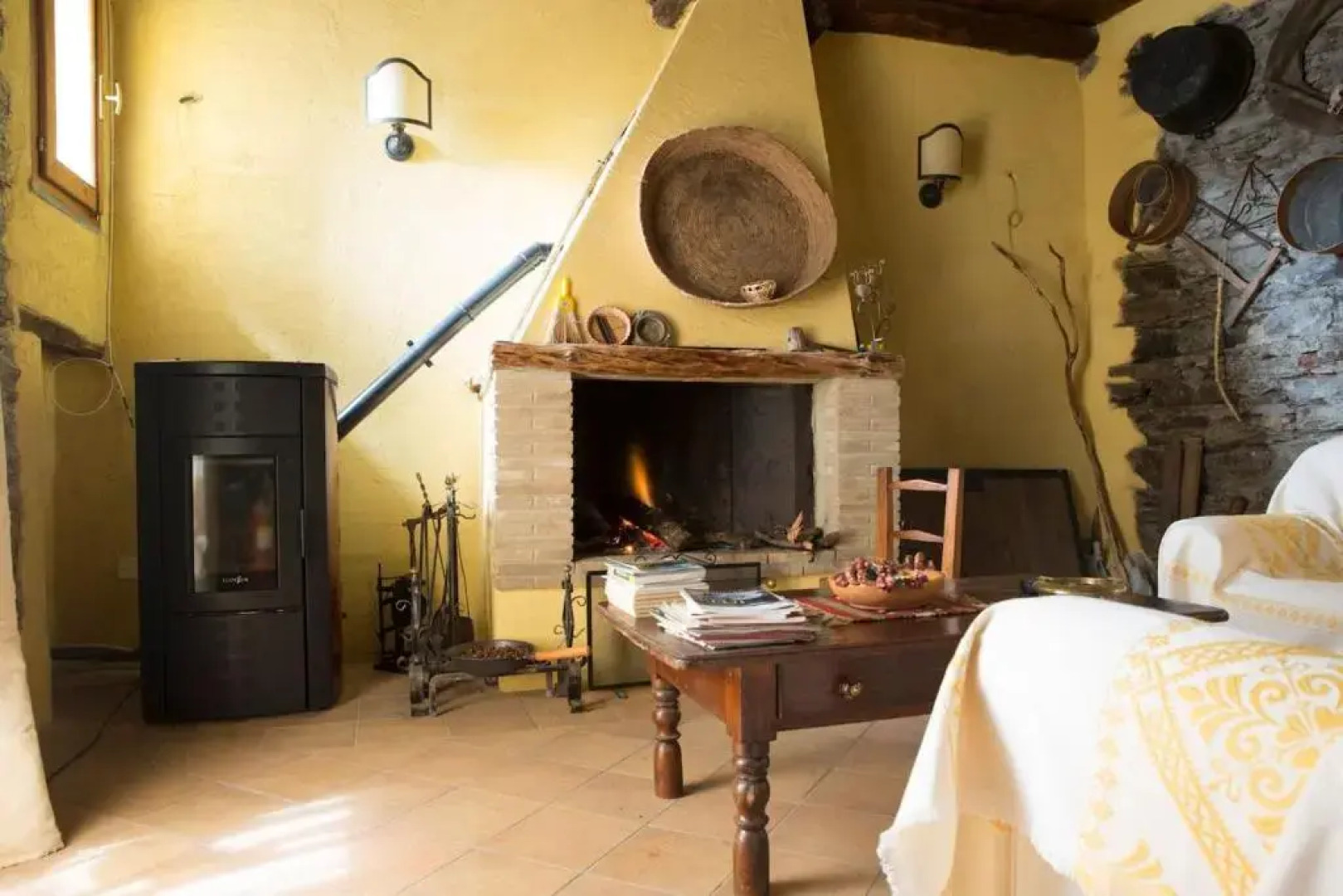 House With 2 Bedrooms in Seui, With Wonderful City View, Balcony and Wifi