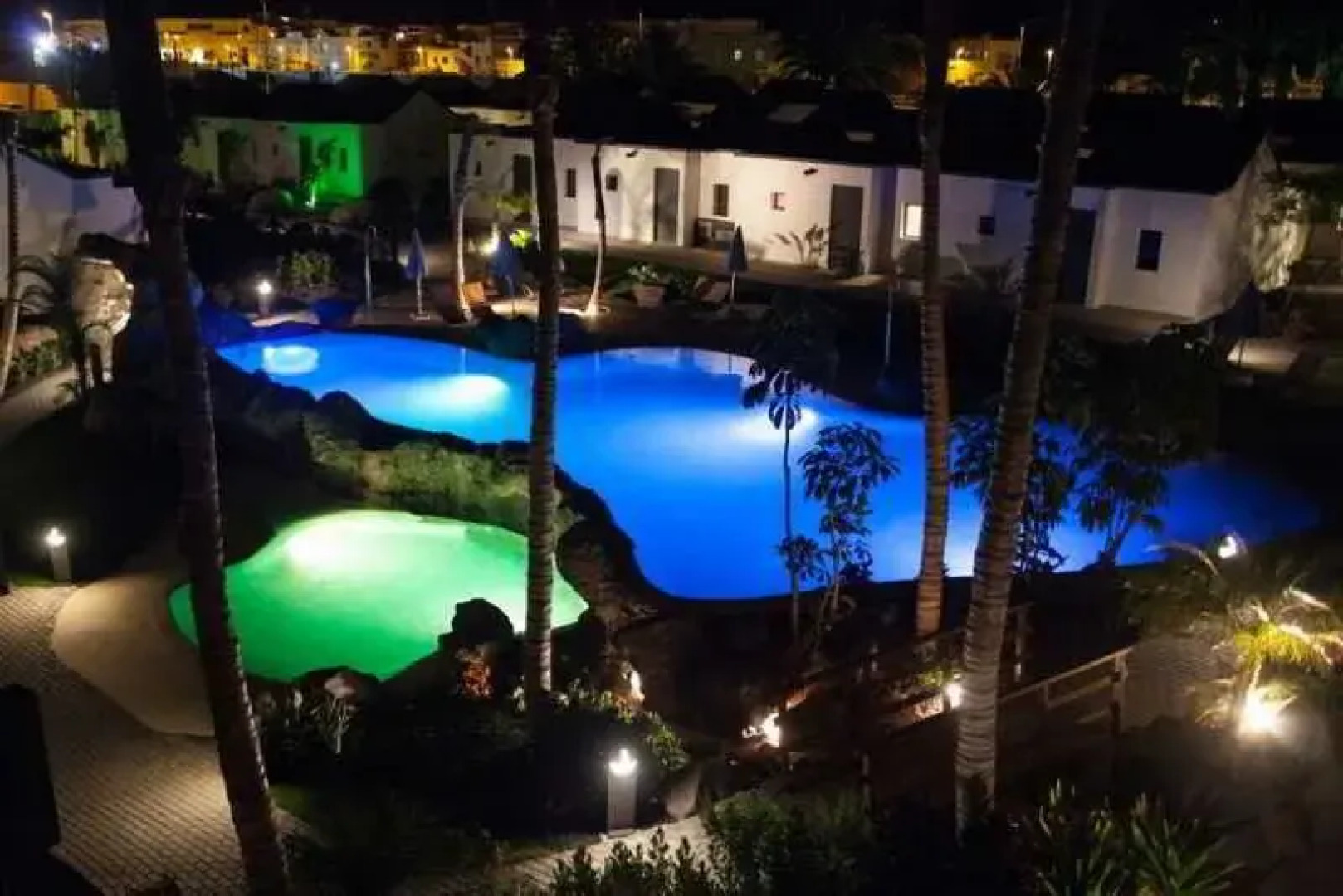 R2 Romantic Fantasia Suites Adults Only