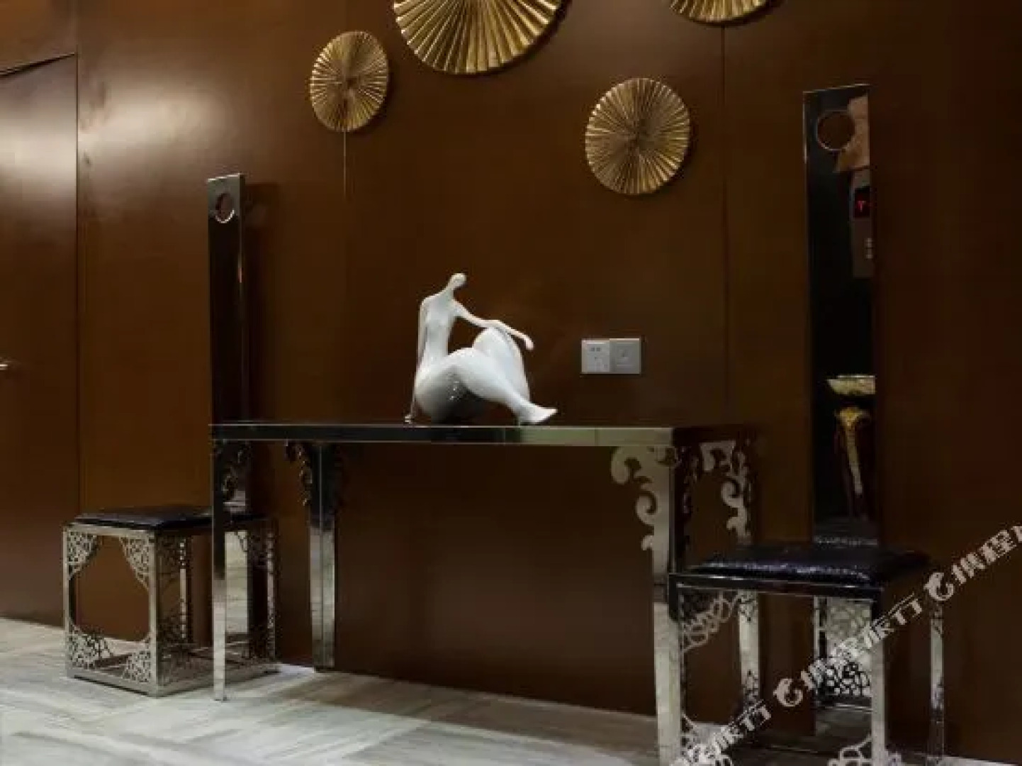 鹰潭怡家艺术酒店