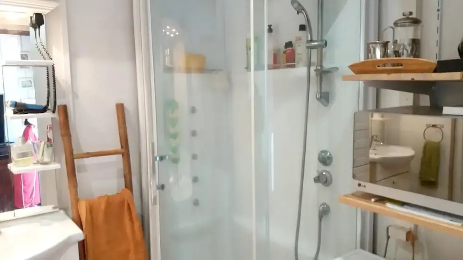 Studio in La Montagne, With Wonderful sea View, Pool Access, Enclosed