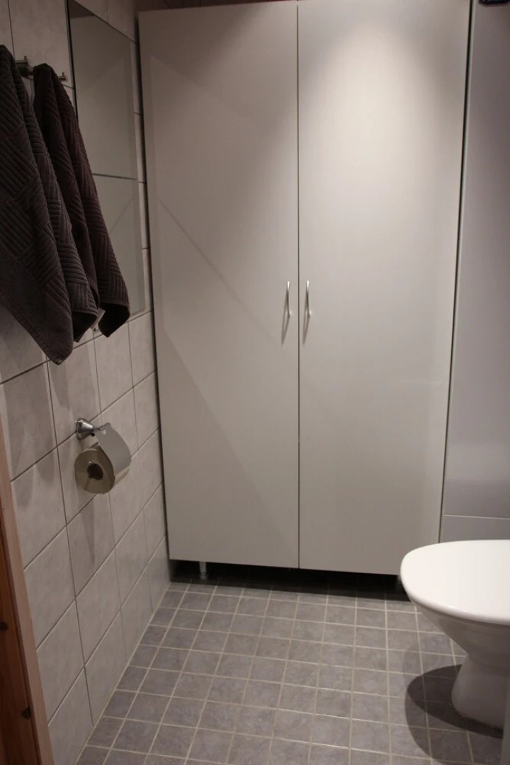 Isokenkäisten Klubi, Wilderness lodge