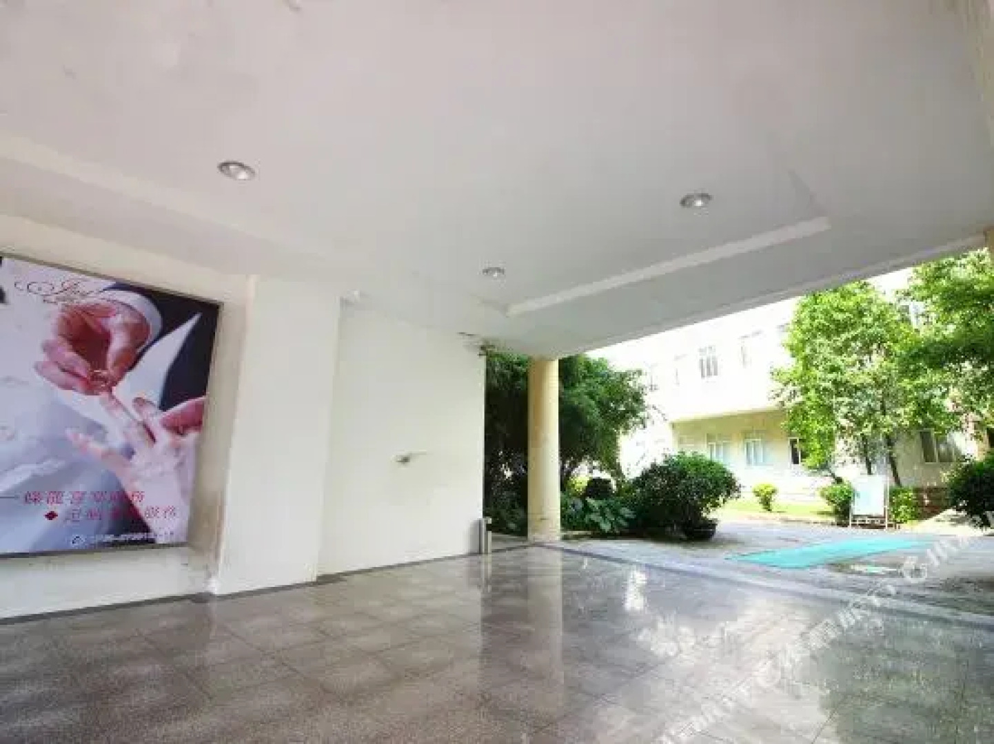 Conch International Hotel