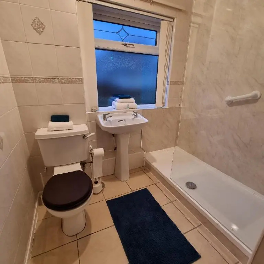 PREMIER - Whifflet Apartment