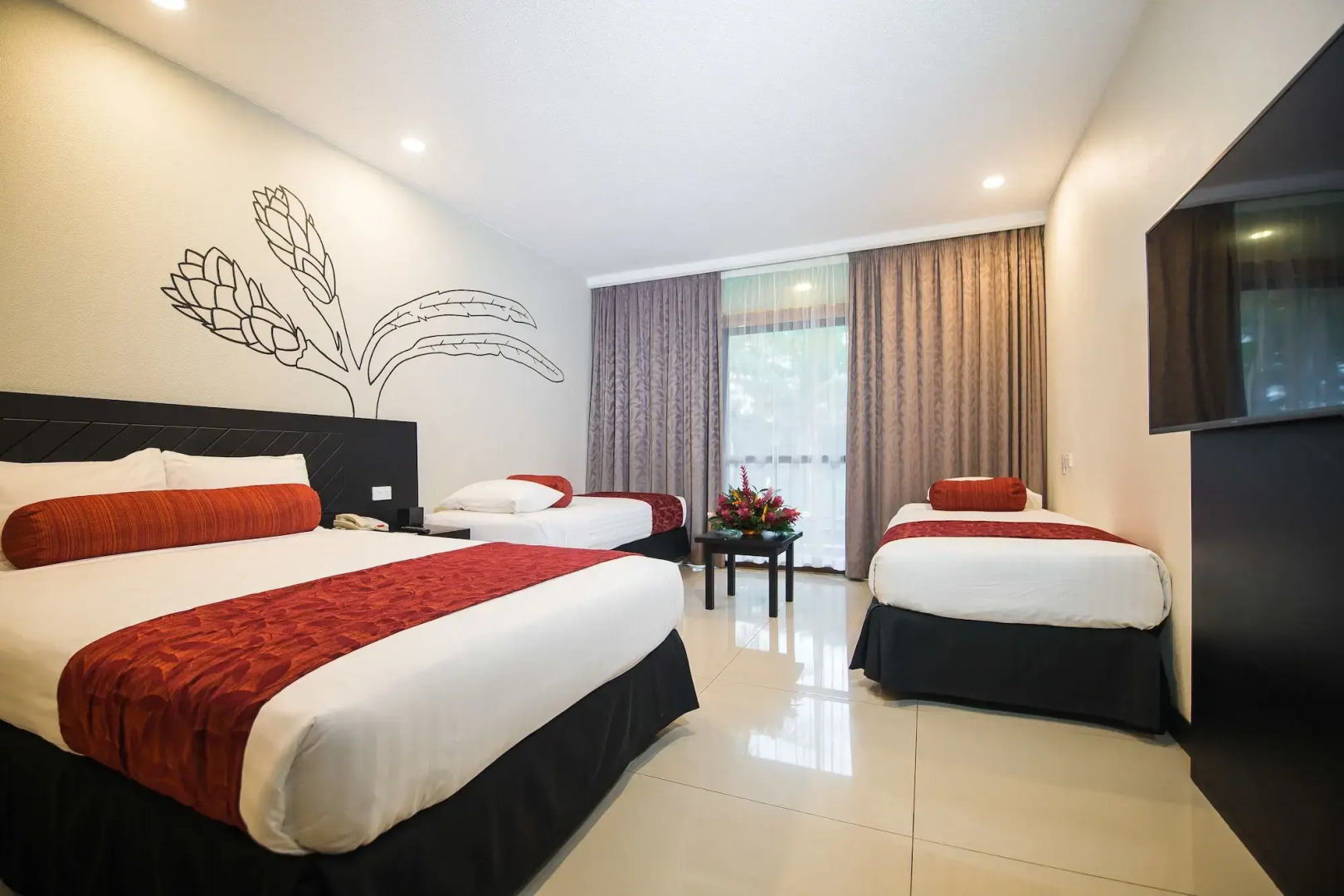 Tanoa International Hotel