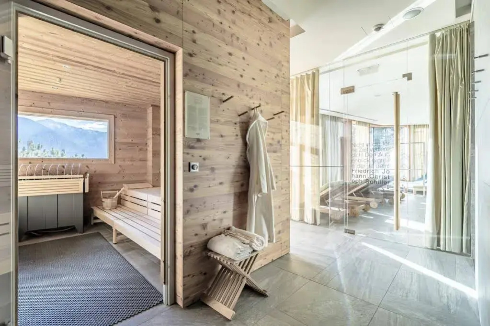 NIDUM - Casual Luxury Hotel