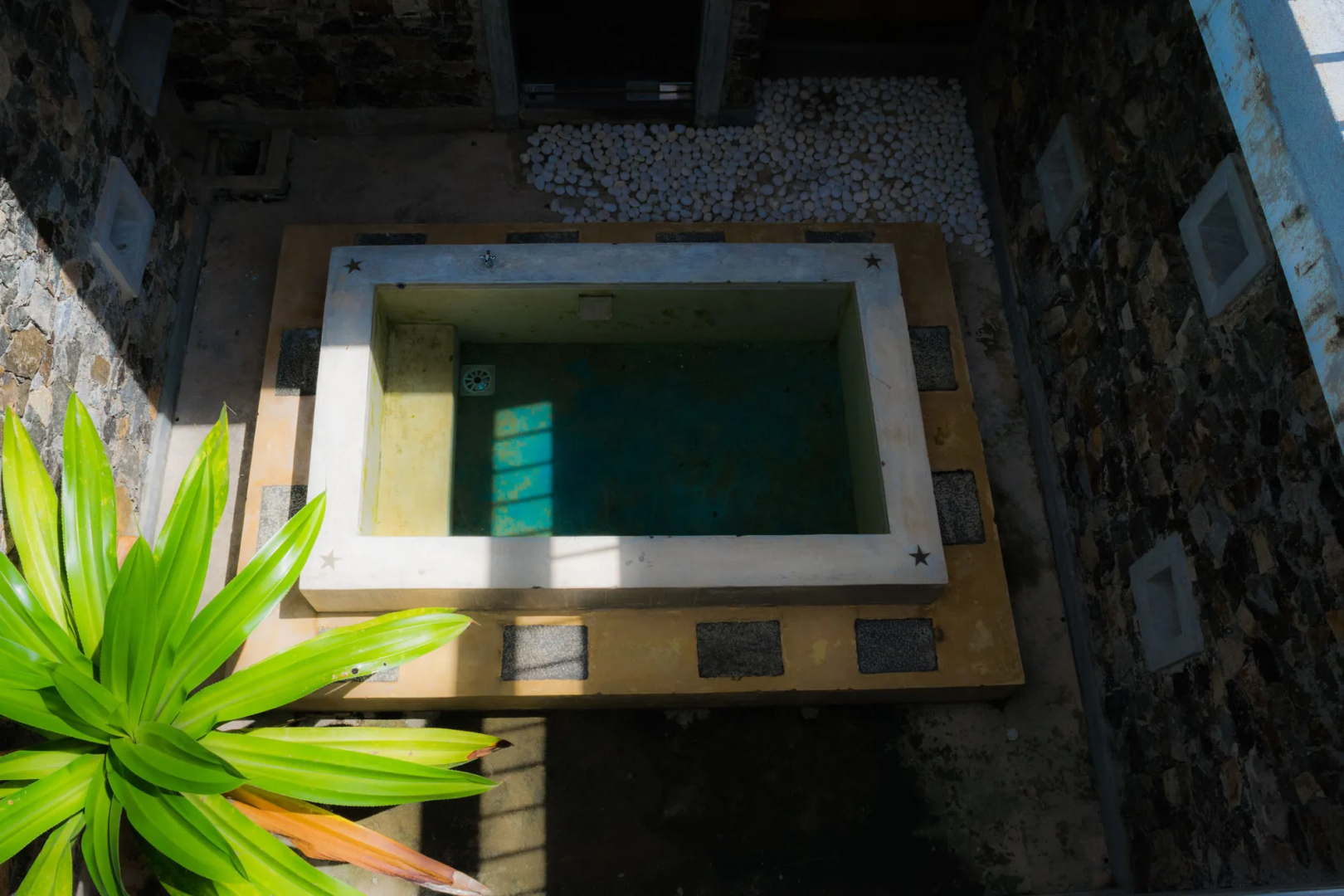 Villa White Queen Resort & Spa