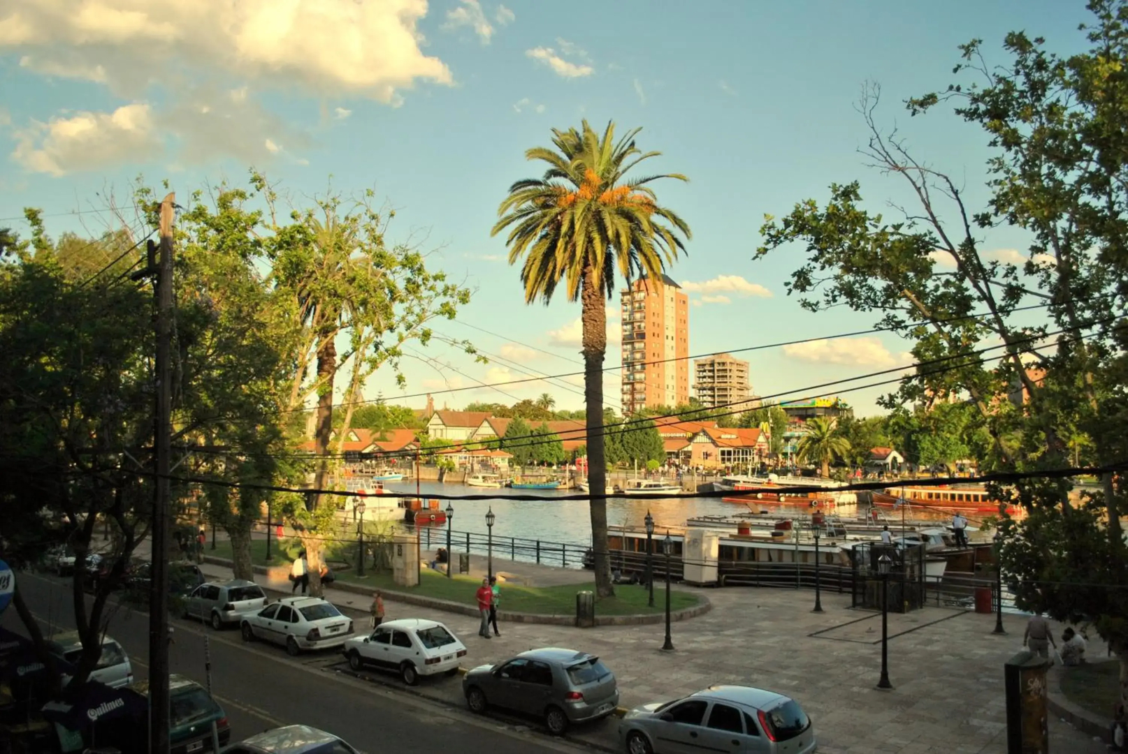 Tigre Apartment