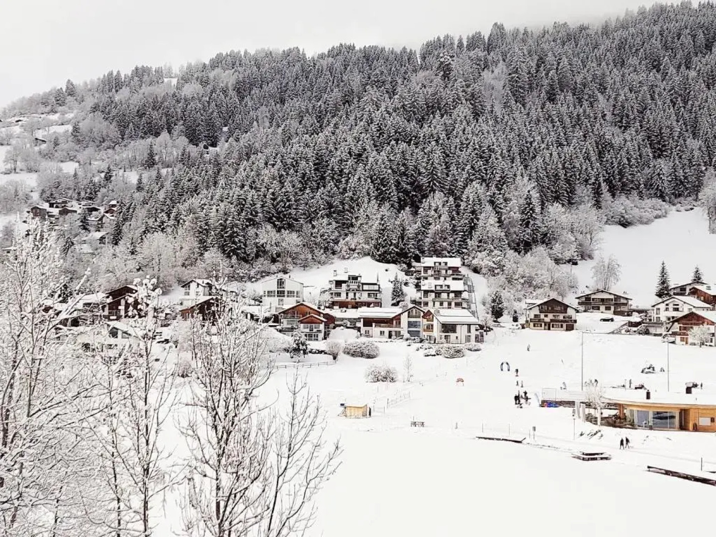 LAAX central holiday apartment with pool & sauna