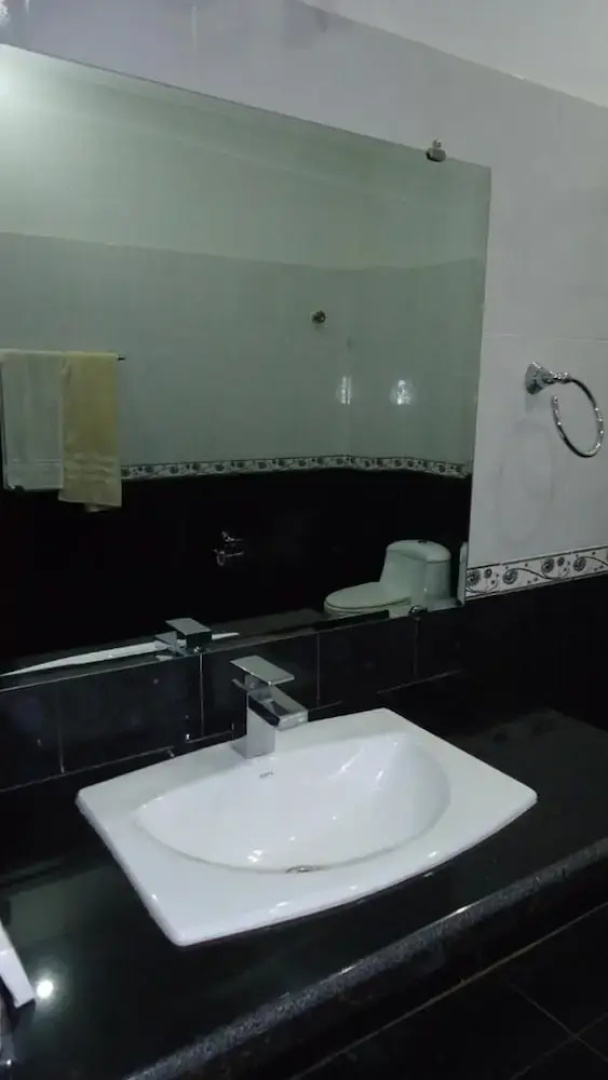 Midway Hotel & Resturant