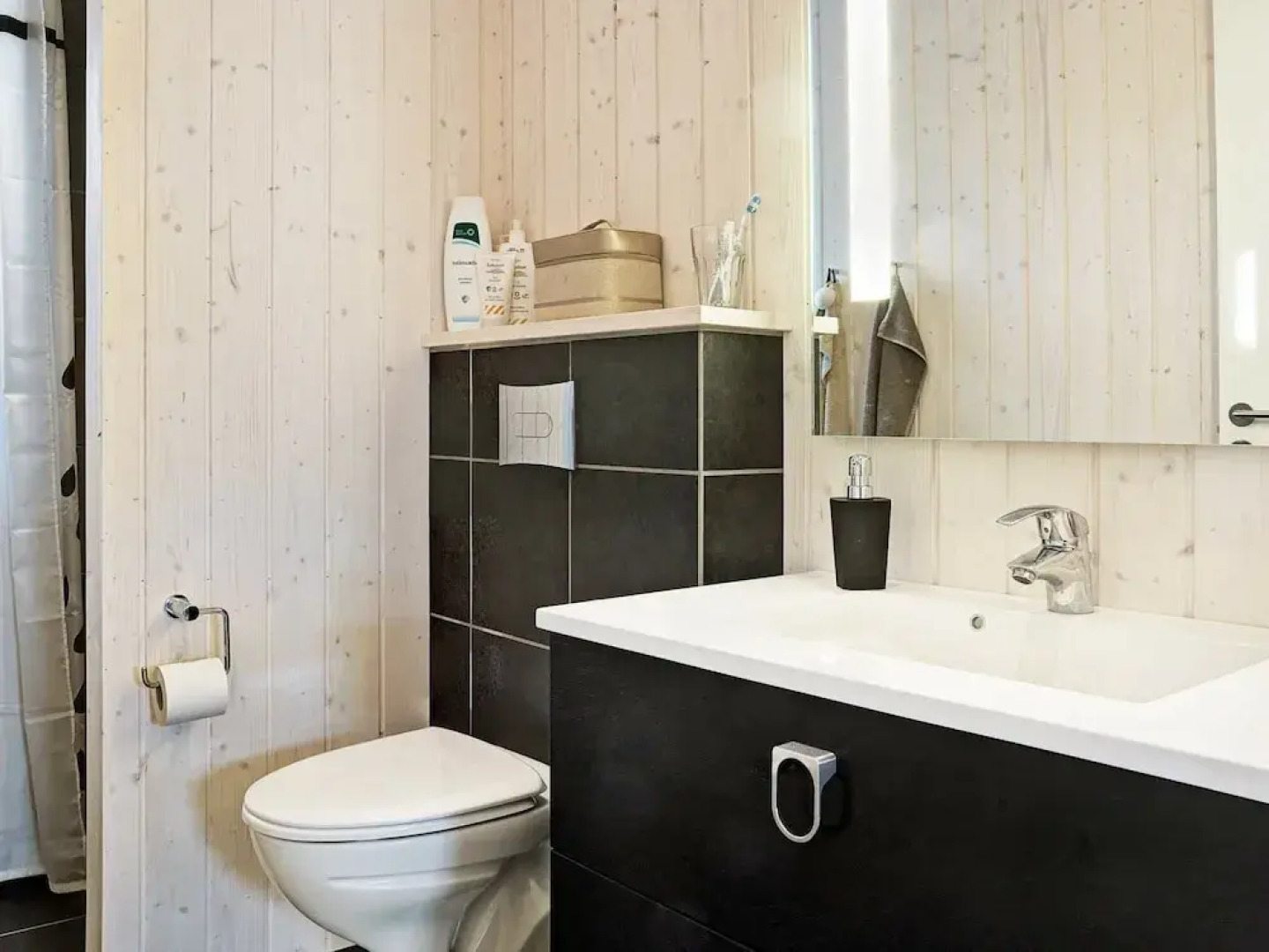 Beautiful Holiday Home in Aakirkeby With Barbeque