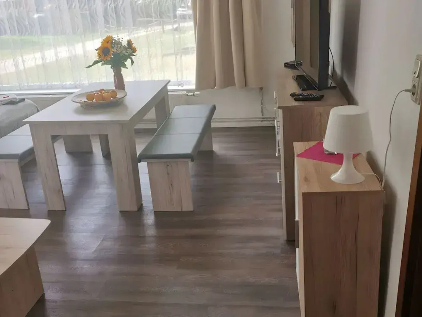 Lakeside Escape With Garden Fun