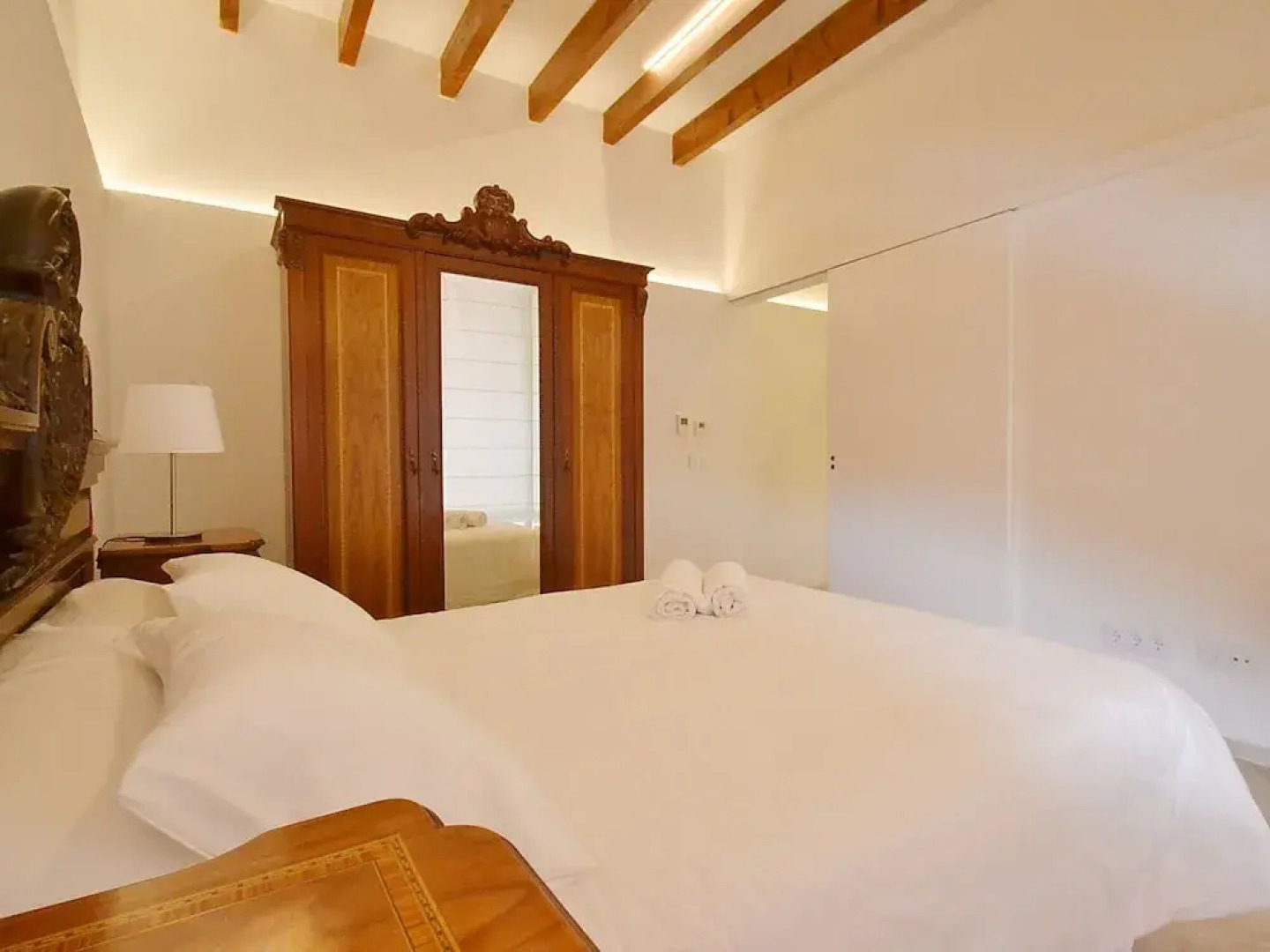 Top Quality Modern Town House in Petra With Private Pool