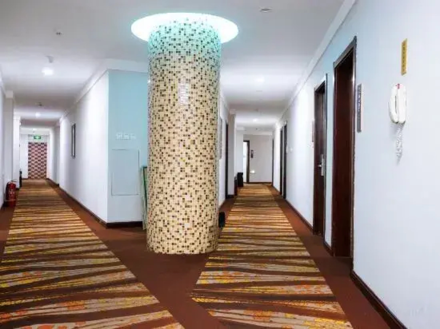 Qianbaidu Hotel (Changchun Jida South School Store)