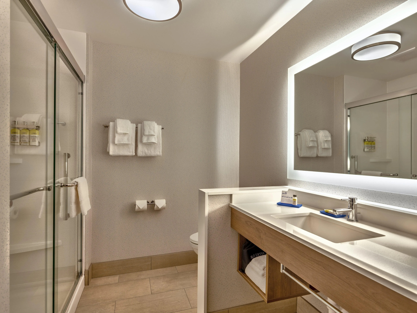 Holiday Inn Express & Suites Salem North - Keizer by IHG