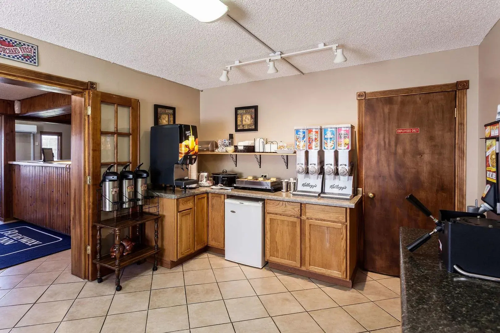 Dragonfly Inn and Suites