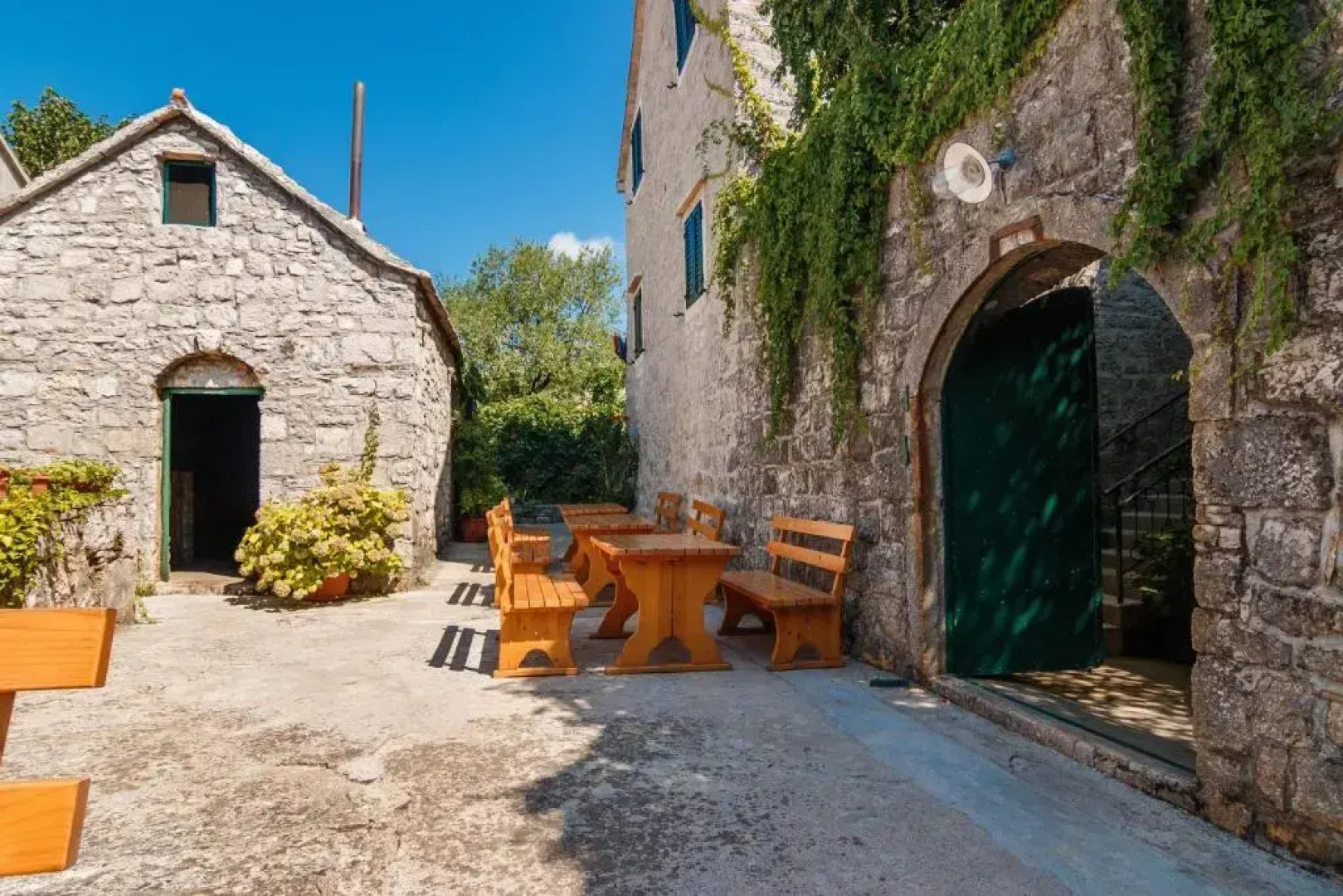 Apartments & Rooms Konoba Tomić