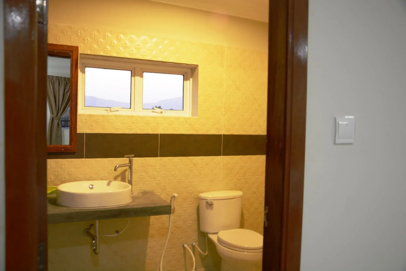 Neakru Guesthouse and Restaurant